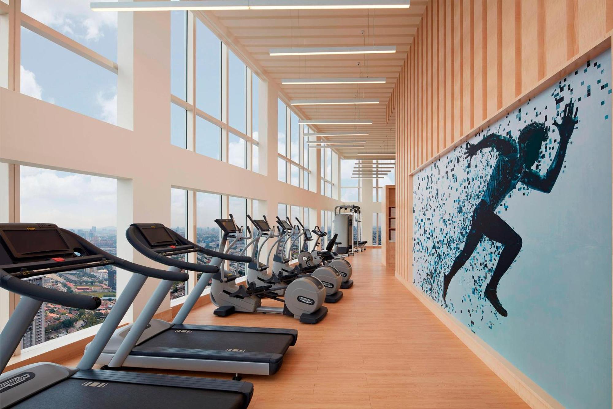 Sheraton Petaling Jaya Hotel Ngoại thất bức ảnh The gym at the 101 Tower